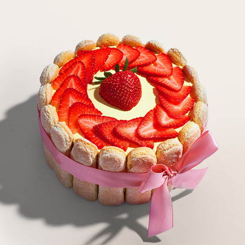 Strawberry Tiramisù Cake